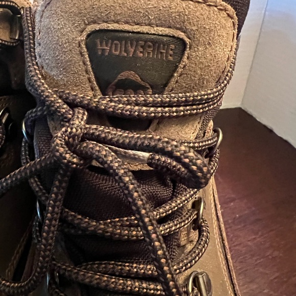 Wolverine Leather suede, waterproof boots, Brown Size 10 Med. GREAT Condition - Picture 11 of 15